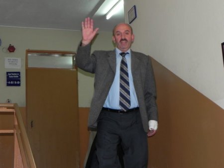 Öğretmene saldırdığı iddia edilen veliye diğer velilerden tepki geldi