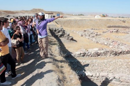 Öğretmenler, Kayseri’nin tarih öncesi ticari hayatını yerinde gördü