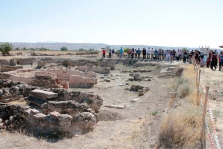 Öğretmenler, Kayseri’nin tarih öncesi ticari hayatını yerinde gördü