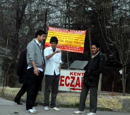 Öğretmenler, Sigara İçen Öğrencileri Fotoğraflayacak