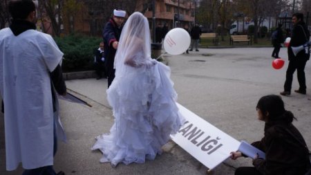 Öğretmenler, şubatta 30 bin atama yapılması için yürüdü