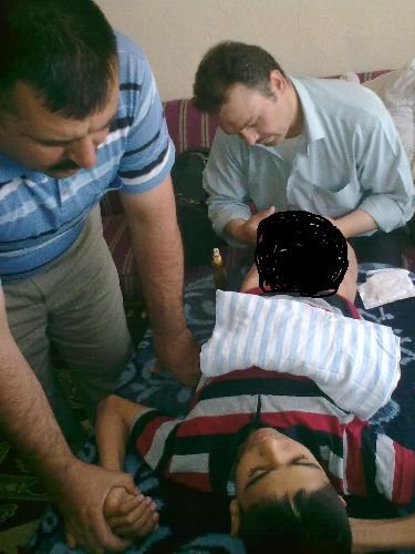 Öğretmenler, Sünnet Olamayan Öğrencilerini Sünnet Ettirdi