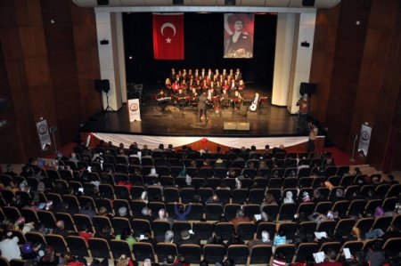 Öğretmenler, yarıyıl tatiline konserle başladı