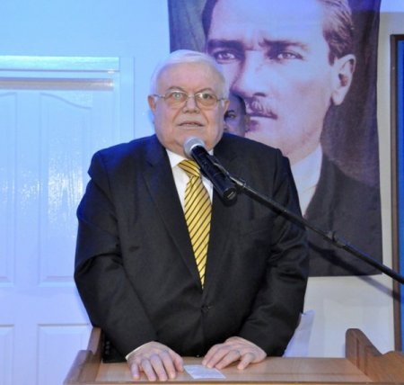 Öğretmenler Akçay Belediyesi'nin yemeğinde biraraya geldi