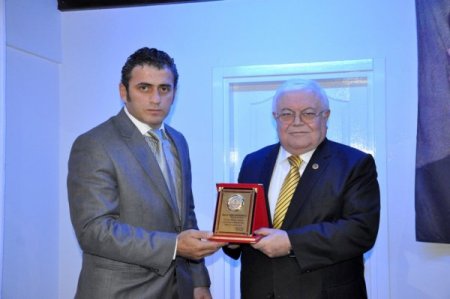 Öğretmenler Akçay Belediyesi'nin yemeğinde biraraya geldi