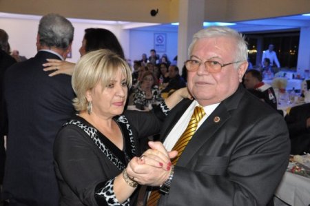 Öğretmenler Akçay Belediyesi'nin yemeğinde biraraya geldi