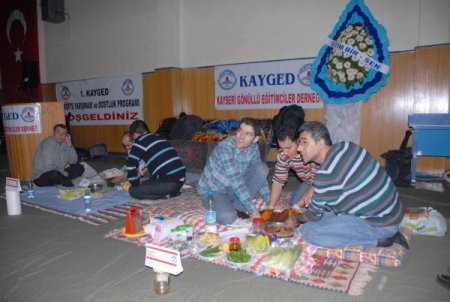 Öğretmenler Çiğ Köfte Yarışmasında Stres Attı