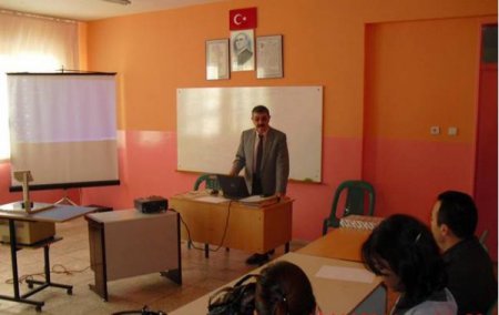 Öğretmenler Karikatür Çizmeyi Değil Yorumlamayı Öğretecek