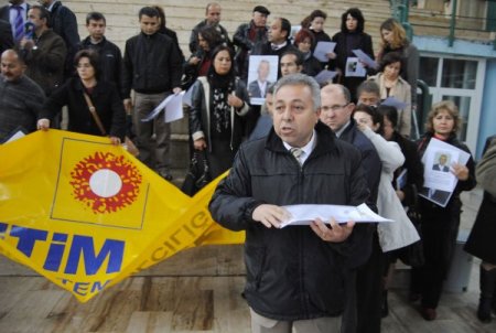 Öğretmenler Kayıp Arkadaşları İçin Bir Araya Geldi