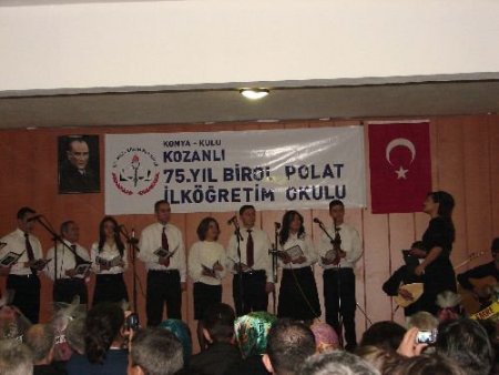 Öğretmenler Korosu Ayakta Alkışlandı