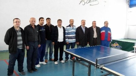 Öğretmenler masa tenisinde turnuvasında yarıştı