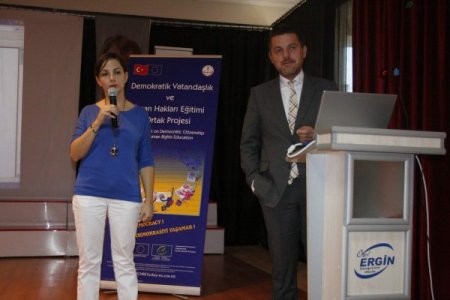 Öğretmenlere 'demokratik okul kültürünü geliştirme' semineri