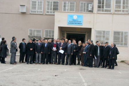 Öğretmenlerin Darp Edilmesine Tepki Gösterdiler