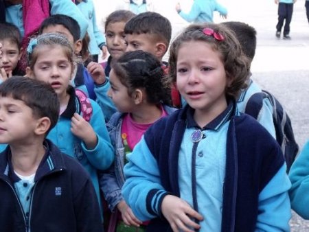 Öğretmenlerinin Tayin Edildiğini Öğrenen Öğrenciler Eylem Yaptı