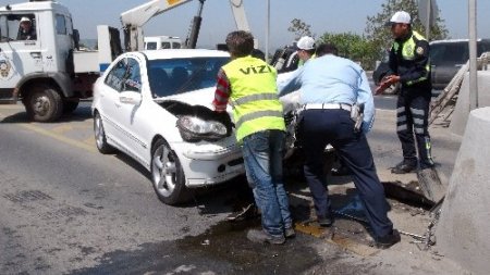 OGS'yi tutturamayıp refüje çarptı