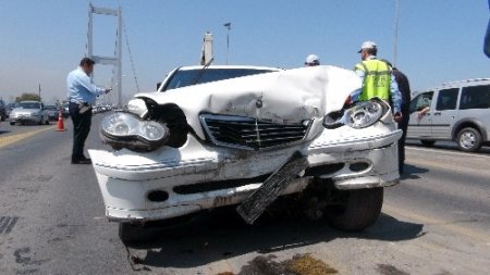 OGS'yi tutturamayıp refüje çarptı