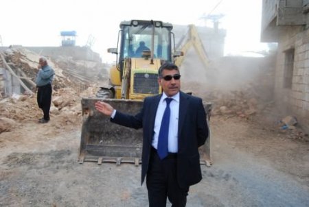 Oğuzeli'nde Metruk Konutlar Yıkılıyor