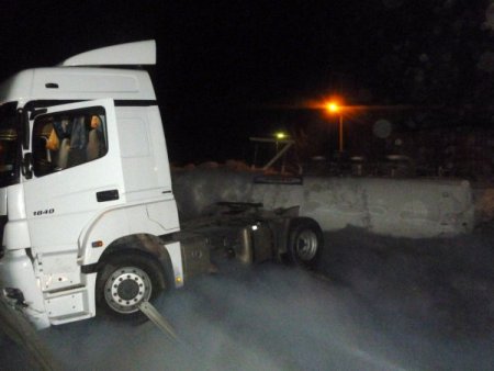 Oksijen yüklü tanker devrildi: 1 yaralı