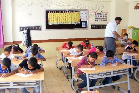 Okudukları kitaptan sınava girdiler