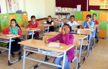 Okudukları kitaptan sınava girdiler