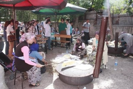 Okul aile birliği ve velilerden ortak kermes