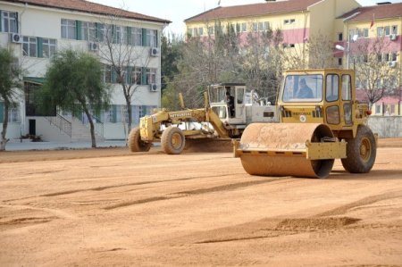 Okul Bahçelerinin İçinde Kalan 6 Gecekondu Yıkıldı