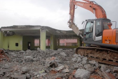 Okul Bahçesindeki Metruk Binanın Yeri Oyun Alanı Olacak