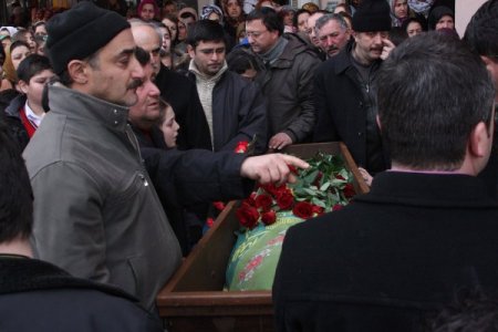 Okul Birincisi Hazal, Karne Almaya Bir Gün Kala Toprağa Verildi