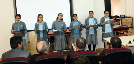 Okul giderleri için şiir kitabı çıkardılar