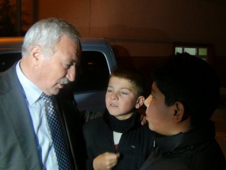 Okul müdürü makamında darp edildi