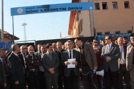 Okul müdürü ve yardımcısının bıçaklanması protesto edildi