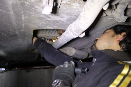 Okul müdürünün aracından 5 bin paket kaçak sigara çıktı