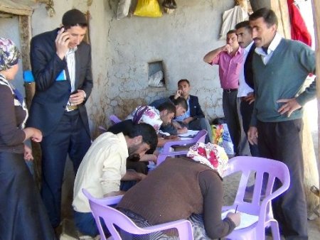 Okul olmayan köyde imam okuma yazma öğretti, Halk Eğitim sınav yaptı