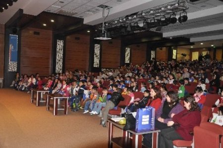 Okul öncesi çocukları hünerlerini sergiledi