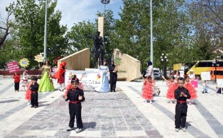 Okul öncesi eğitim şenlikleri başladı