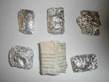 Okul Önünde Uyuşturucu Satan 2 Kişi Yakalandı