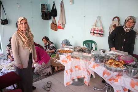 Okula kamera sistemi kurmak için kermes düzenlediler