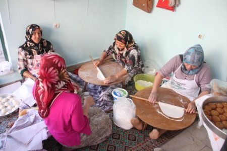 Okula kamera sistemi kurmak için kermes düzenlediler