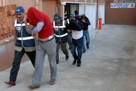 Okullarda Kömür Yolsuzluğu: Bir Müdürün De Aralarında Bulunduğu 15 Kişi Adliyede