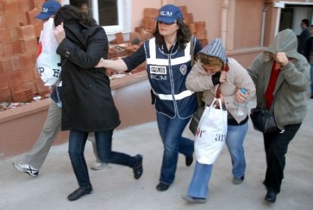 Okullarda Kömür Yolsuzluğu: Bir Müdürün De Aralarında Bulunduğu 15 Kişi Adliyede