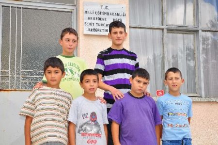 Okulları Değiştirilen Akardereli Öğrenciler Eğitimi Boykot Ediyor