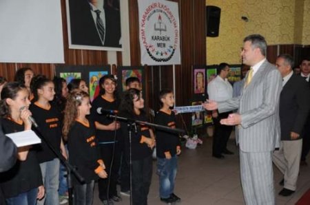 Okulum Evim Projesi'nin Finalinde Öğrenciler Sahne Aldı