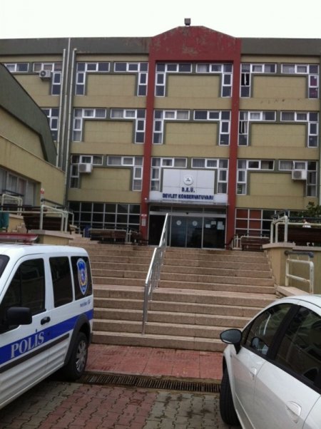 Okulun dördüncü katından düşen öğrenci ağır yaralandı