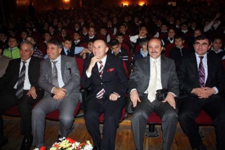 "okuma Alışkanlığımızın Az Olması Ciddi Bir Travmadır"