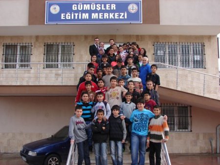 Okuma salonları öğrencilerin umut kapısı oldu (Özel)