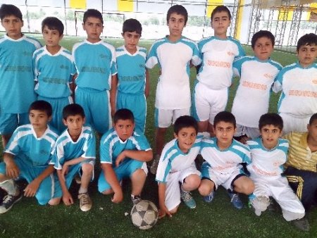 Okuma salonlarından futbol turnuvası