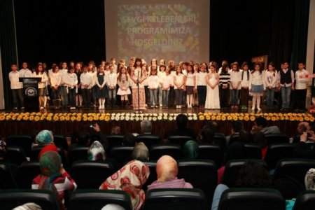 Okuma salonlarının sevgi kelebekleri gönülleri fethetti