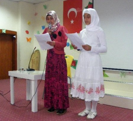 Okuma salonu öğrencilerinden Kutlu Doğum etkinliği