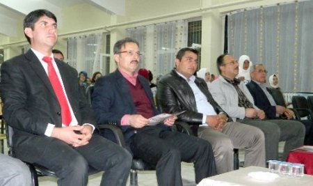 Okuma salonu öğrencilerinin Kutlu Doğum programı ilgi gördü