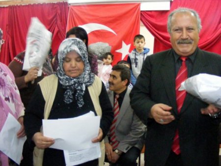 Okuma-yazmayı Öğrenen Ev Hanımları Sertifikalarını Aldı